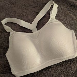 32ddd Victorias Secret sports bra